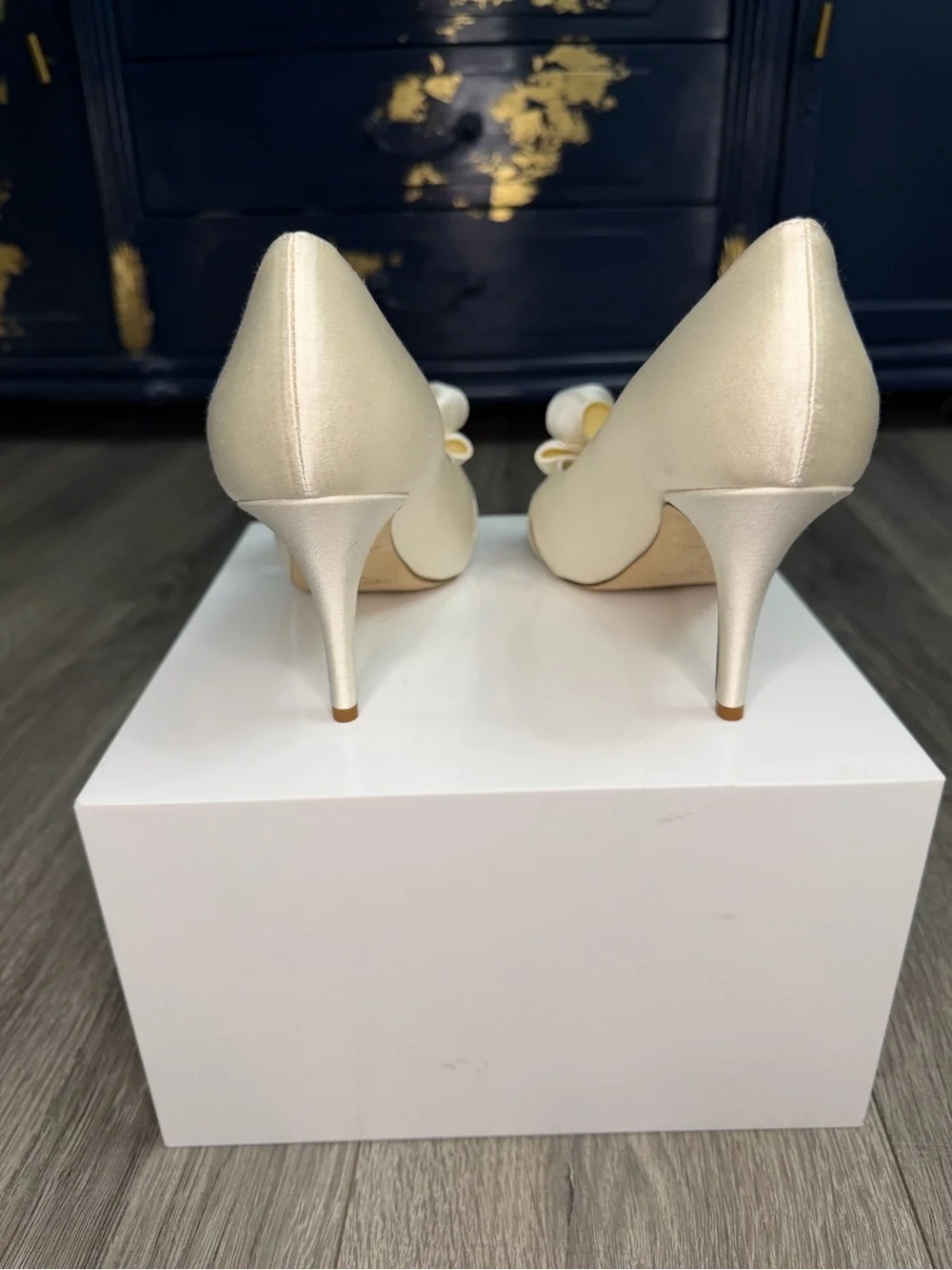 Vintage Kate Spade Ivory Satin Peep-Toe Bow Heels size 8.5